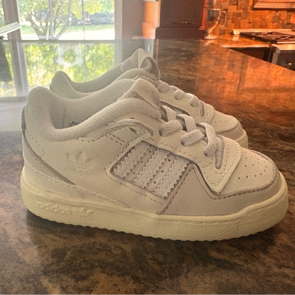 Adidas Kids Forum Low Size 6C